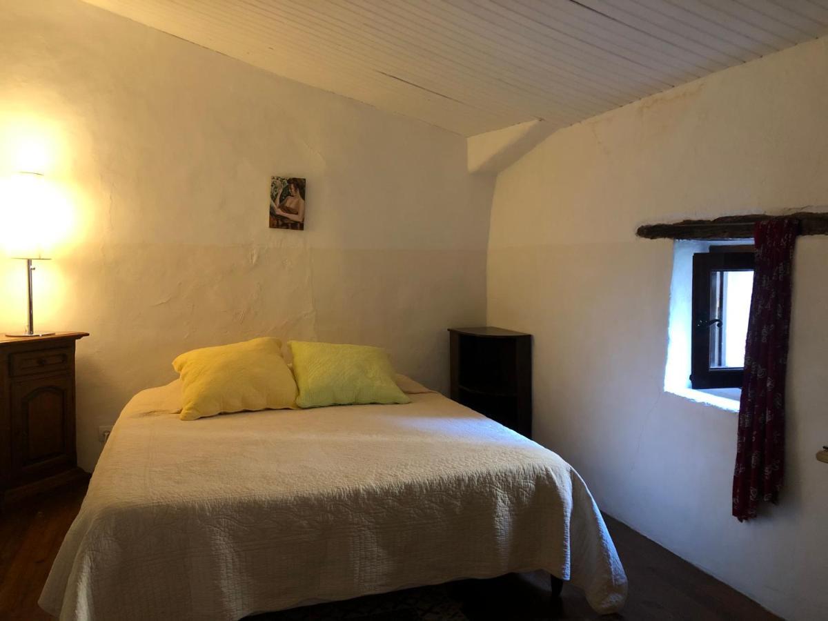 Belle De Nuit Bed and Breakfast Oppède Exteriör bild