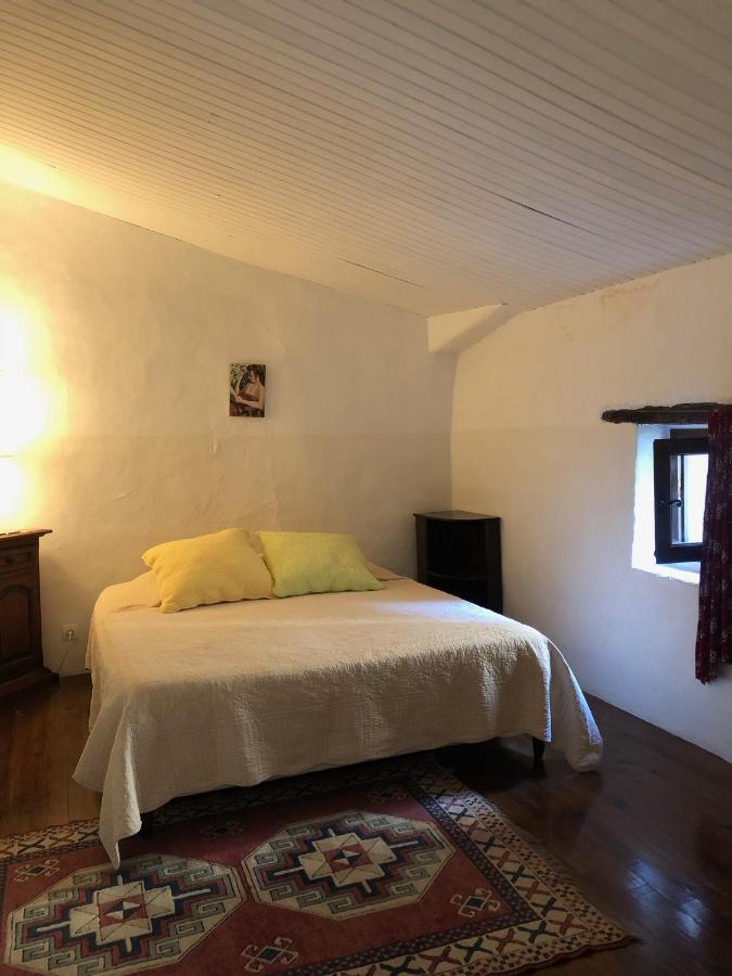 Belle De Nuit Bed and Breakfast Oppède Exteriör bild